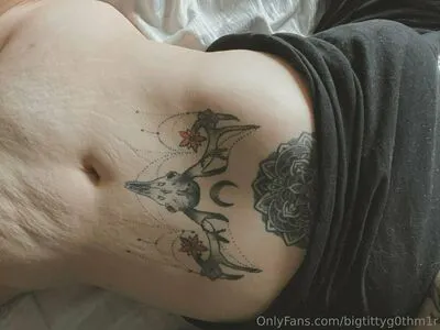 Bigtittyg0thm1r Thumbnail Picture