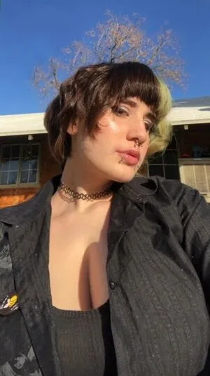 Bigtrinititties Thumbnail Picture
