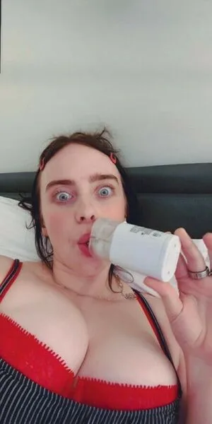 Billie Eilish OnlyFans Leaked Free Thumbnail Picture - #1NttUIZ4P2