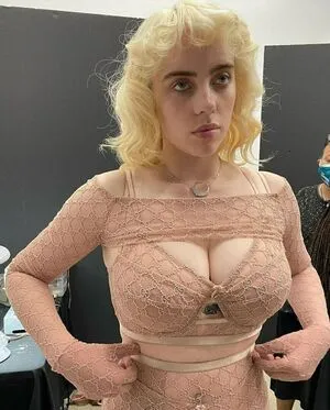 Billie Eilish OnlyFans Leaked Free Thumbnail Picture - #UXUXICA8O4