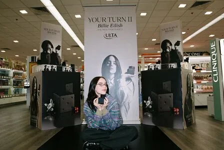Billie Eilish OnlyFans Leaked Free Thumbnail Picture - #WBOfxH82Oo
