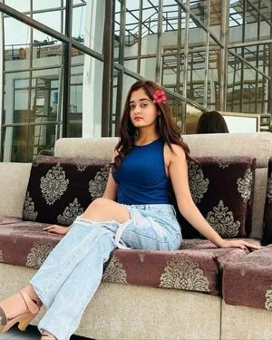 Bindass Kavya Thumbnail Picture