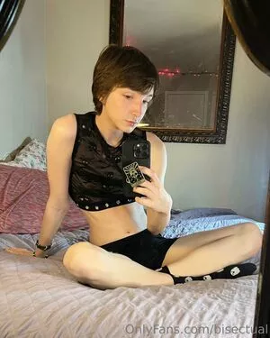 Bisectual OnlyFans Leaked Free Thumbnail Picture - #MzPEHSpyCl