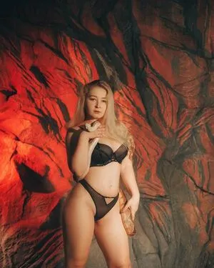 blondeany Thumbnail Picture