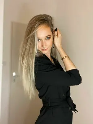 Blondedouce OnlyFans Leaked Free Thumbnail Picture - #67a5cf0V71