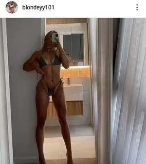 Blondeyy101 Thumbnail Picture