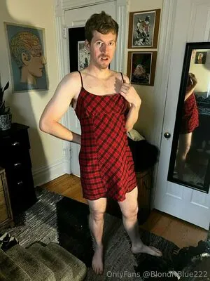 Blondnblue222 Thumbnail Picture
