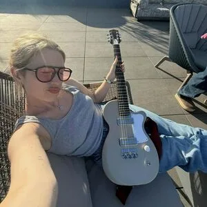 Blondshell Thumbnail Picture