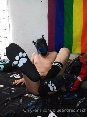 Blueandredmask Thumbnail Picture
