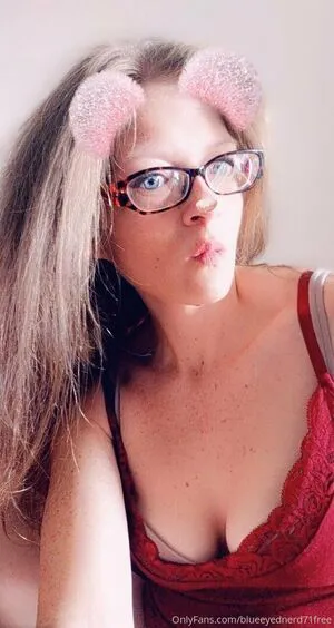Blueeyednerd71free Thumbnail Picture