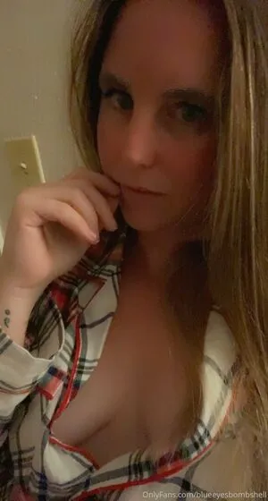 Blueeyesbombshell Thumbnail Picture