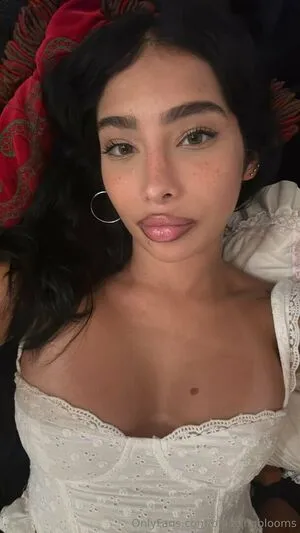 Blushingblooms OnlyFans Leaked Free Thumbnail Picture - #Ay6YjLUIGG