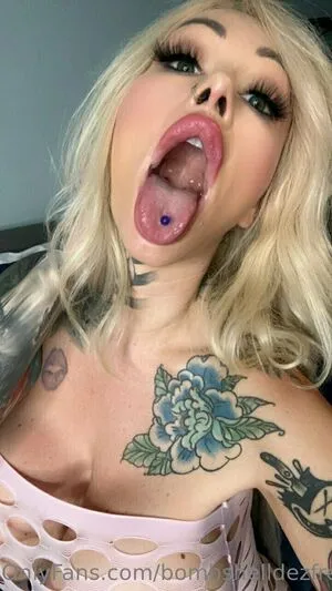 Bombshelldezfree OnlyFans Leaked Free Thumbnail Picture - #xXooHBBSzu