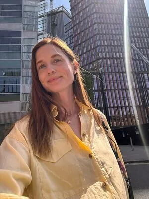Bonnie Wright Thumbnail Picture
