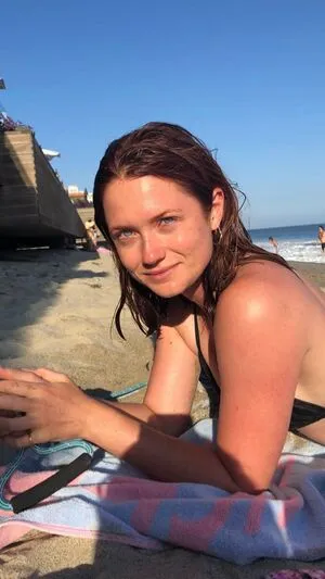 Bonnie Wright OnlyFans Leaked Free Thumbnail Picture - #pGLusftBbg