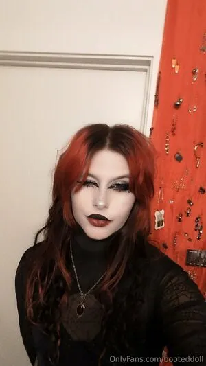 Booteddoll Thumbnail Picture