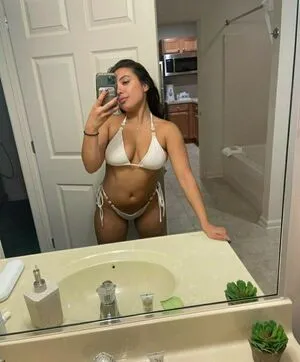 Bratty Livy Thumbnail Picture