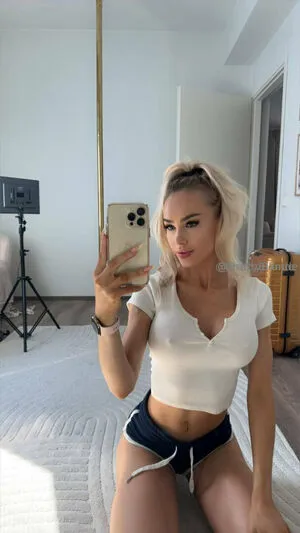 Brattyblondeee Thumbnail Picture