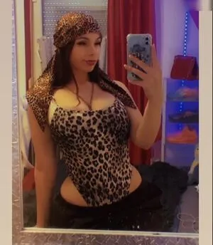 Breezyy Neele Thumbnail Picture