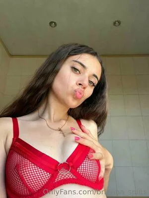 Brianna Splits Thumbnail Picture