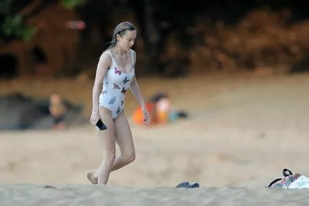 Brie Larson OnlyFans Leaked Free Thumbnail Picture - #dtb3NSwAY7