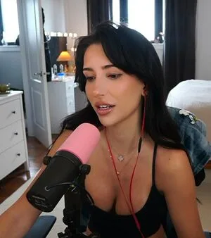 Brieanneroksa OnlyFans Leaked Free Thumbnail Picture - #AG4F0h84PF