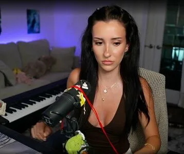 Brieanneroksa OnlyFans Leaked Free Thumbnail Picture - #DBvztbPie1