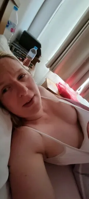 British Small Mom Thumbnail Picture
