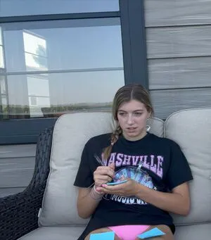 Brooke Isabella Thumbnail Picture