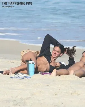 Bruna Marquezi Thumbnail Picture