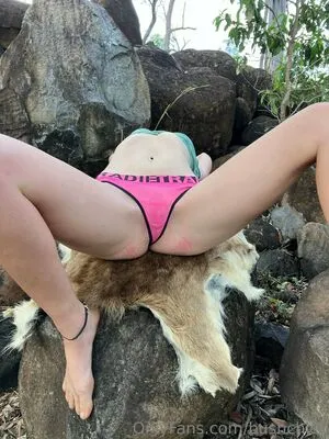 Bushchick Thumbnail Picture