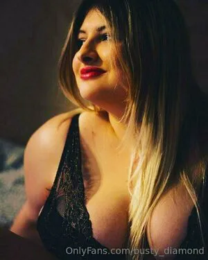 Busty Diamond Thumbnail Picture