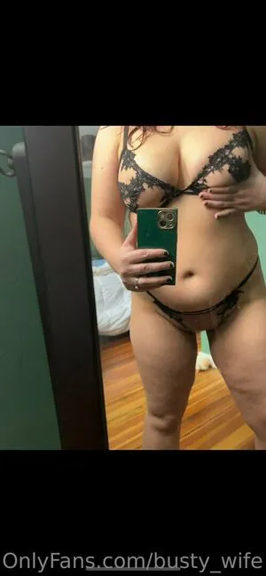 Busty Wife Thumbnail Picture