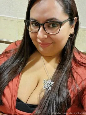 Bustychick26 OnlyFans Leaked Free Thumbnail Picture - #foOOHHvdnS