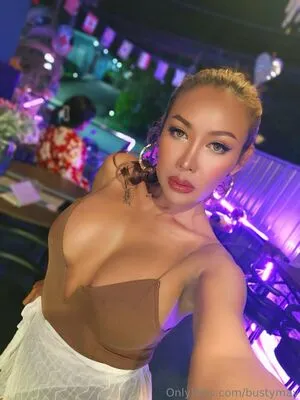 Bustymay Thumbnail Picture