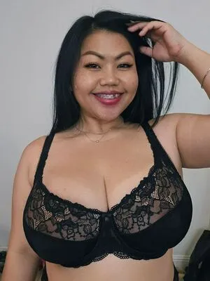 Bustythaigirl Thumbnail Picture