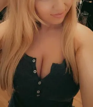 Bustyveronica Thumbnail Picture