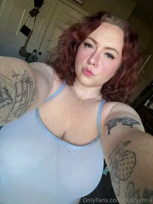 Bustyybriii Thumbnail Picture