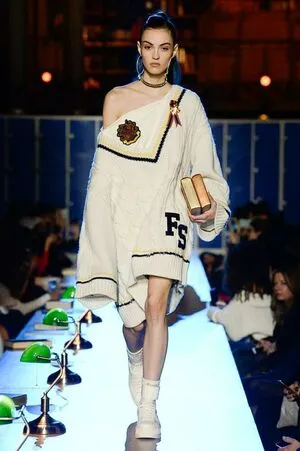 Camille Hurel Thumbnail Picture