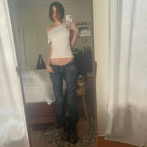 Camille Roth Thumbnail Picture
