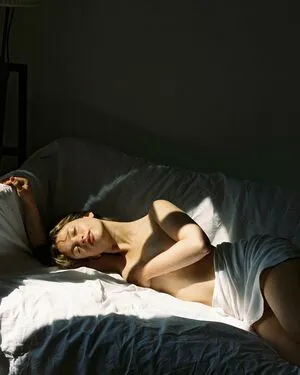 Camille Yolaine Thumbnail Picture