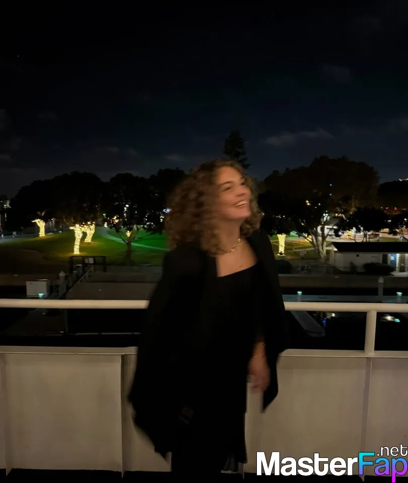 Camren Bicondova OnlyFans Leak Picture - #n1fpEdjgPL.