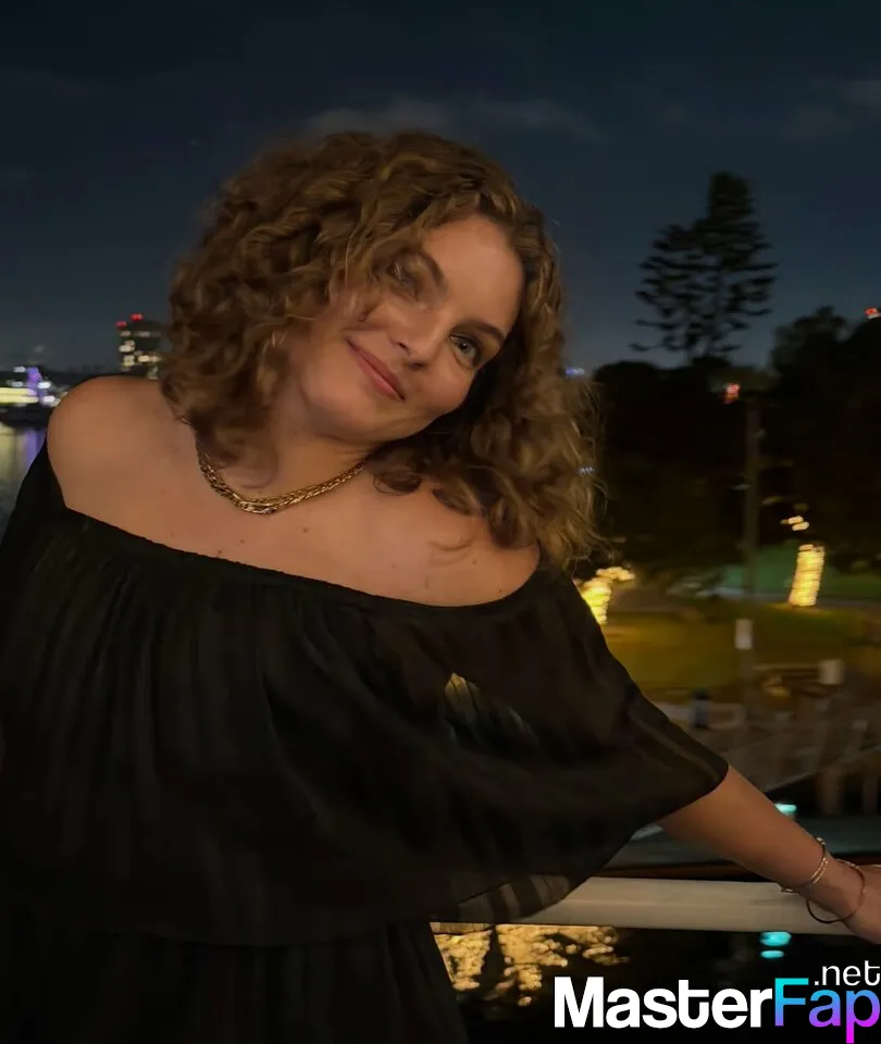 Camren Bicondova OnlyFans Leak Picture - #tDfPnkiCgw.