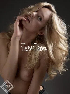 Candice Swanepoel Thumbnail Picture