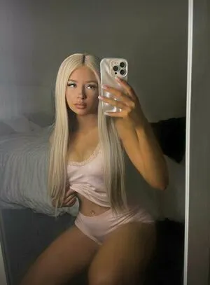 Capriceaterrell OnlyFans Leaked Free Thumbnail Picture - #GRYGHDifBK