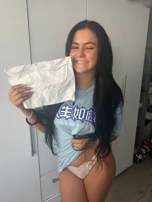 Carina Cute Thumbnail Picture