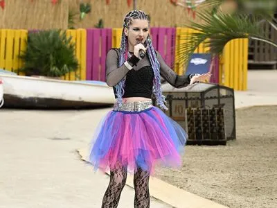 Carina Hollert Thumbnail Picture