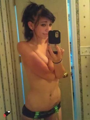 Carly Rae Jepson Thumbnail Picture