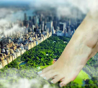 Carlyreyfeet Thumbnail Picture