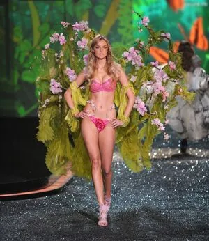 Caroline Trentini Thumbnail Picture
